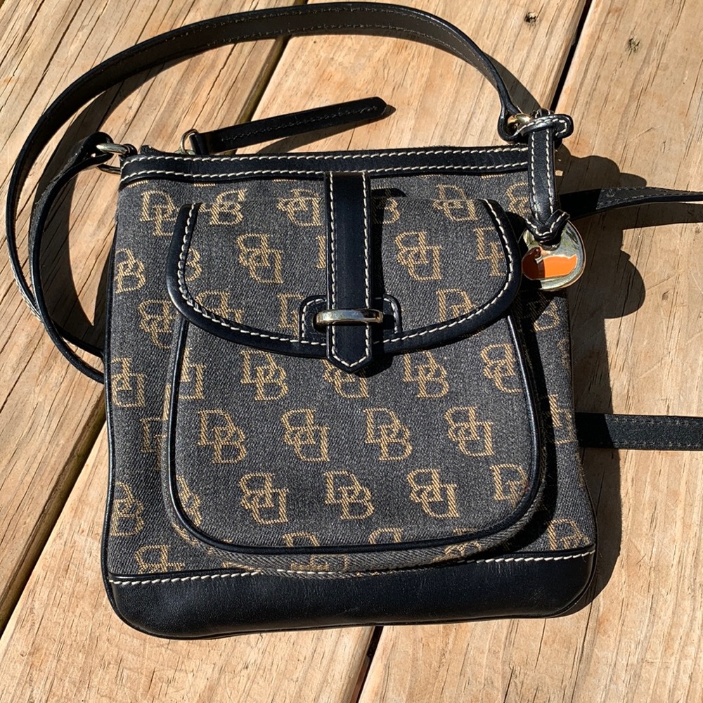 DOONEY & BOURKE CROSSBODY